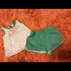 Nike tank set